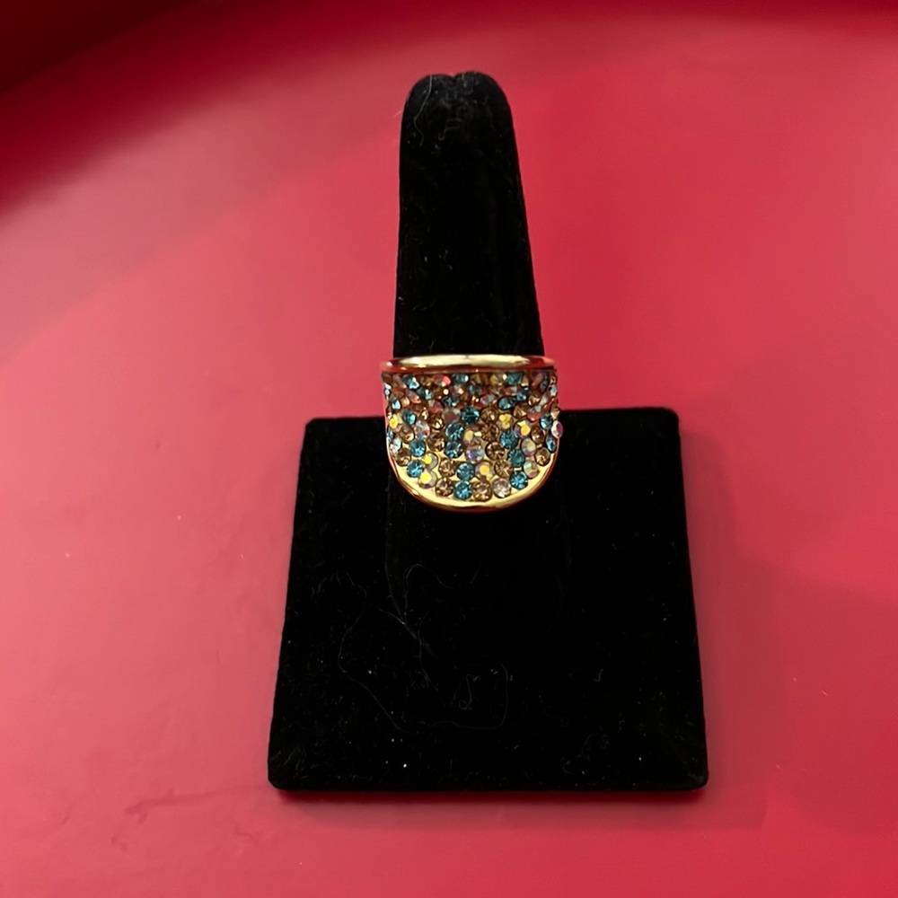 Beautiful gold ring